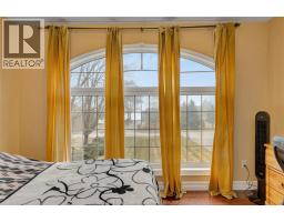 870 MCRAE AVENUE - 23