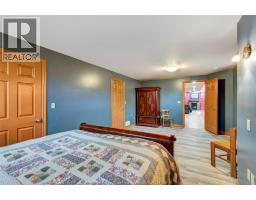 870 MCRAE AVENUE - 35