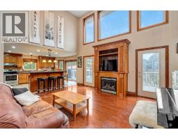 870 MCRAE AVENUE - 6