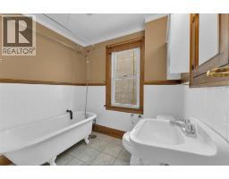 1451 OUELLETTE AVENUE - 23