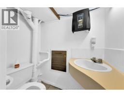 1451 OUELLETTE AVENUE - 40