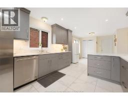 1075 STONEYBROOK - 23