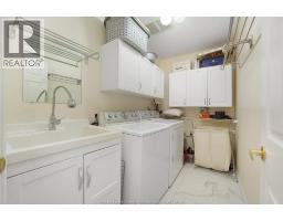 1075 STONEYBROOK - 26