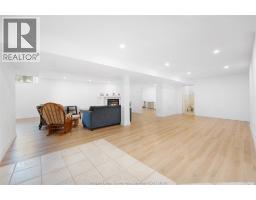 1075 STONEYBROOK - 35