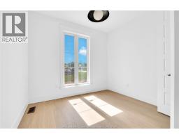 245 CHARLES - 19