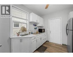 1333 WYANDOTTE STREET West - 18