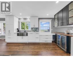 40 Woodside AVENUE - 11