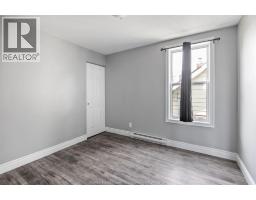 1381-83 WELLINGTON - 18