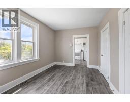 1381-83 WELLINGTON - 6