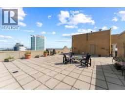 75 RIVERSIDE DRIVE East UnitNo. 1910 - 37