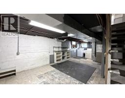 1424 Wyandotte STREET West - 24