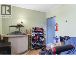 1453-1455 WYANDOTTE STREET - 20