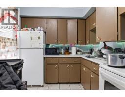 1453-1455 WYANDOTTE STREET - 29