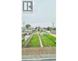 859 PIERRE AVENUE - 40
