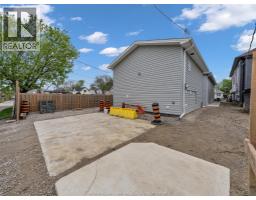776 University Ave E - 48