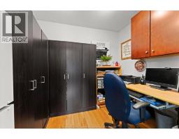 922 LAWRENCE ROAD - 19