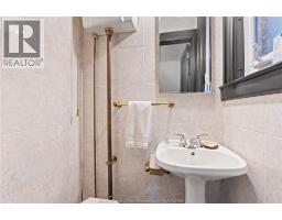2163 VICTORIA - 22