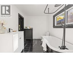 2163 VICTORIA - 27