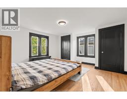 2163 VICTORIA - 28