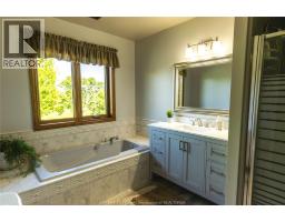 6335 AINSLIE AVENUE - 27