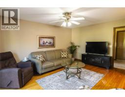 6335 AINSLIE AVENUE - 4