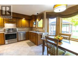 6335 AINSLIE AVENUE - 7