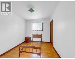 14 Roger STREET - 17