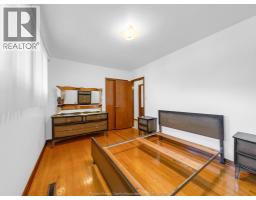 14 Roger STREET - 19