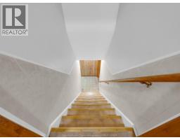 14 Roger STREET - 21