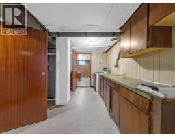 14 Roger STREET - 24