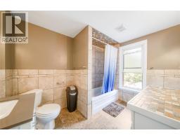 884 JOS JANISSE AVENUE - 36