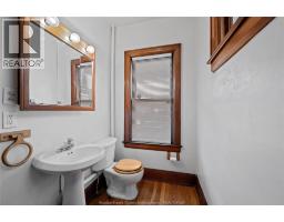 1578 DOUGALL AVENUE - 35