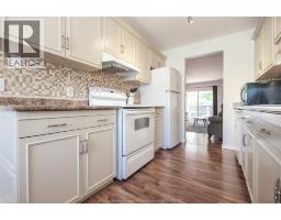 12 KELLY CRESCENT - 4