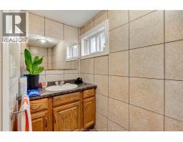 101 OAK STREET East - 9