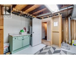 4399 Ashfield CRESCENT - 31