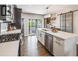 257 ROBINSON AVENUE - 13
