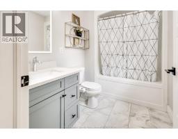 257 ROBINSON AVENUE - 23