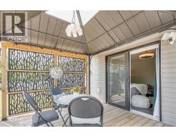 257 ROBINSON AVENUE - 25