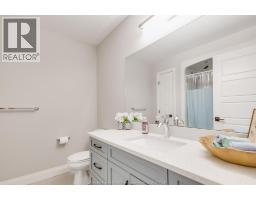 257 ROBINSON AVENUE - 30