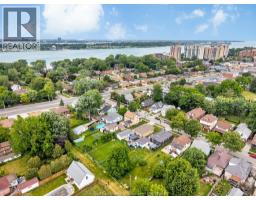 823 JOS JANISSE AVENUE - 36