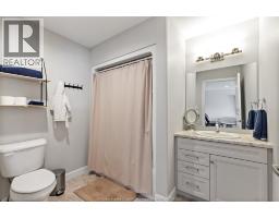 171 MOONSTONE - 22