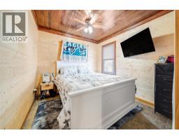 8 SARAH STREET - 16