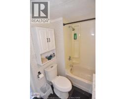 105 Brooks BOULEVARD - 26