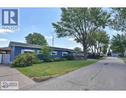 105 Brooks BOULEVARD - 32