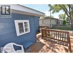 105 Brooks BOULEVARD - 38