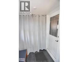 105 Brooks BOULEVARD - 4