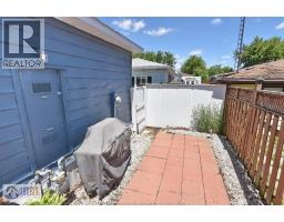 105 Brooks BOULEVARD - 42