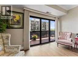 3663 Riverside DRIVE East UnitNo. 702 - 16