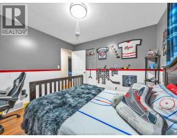 9 Lyle STREET - 17
