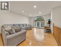 9 Lyle STREET - 6